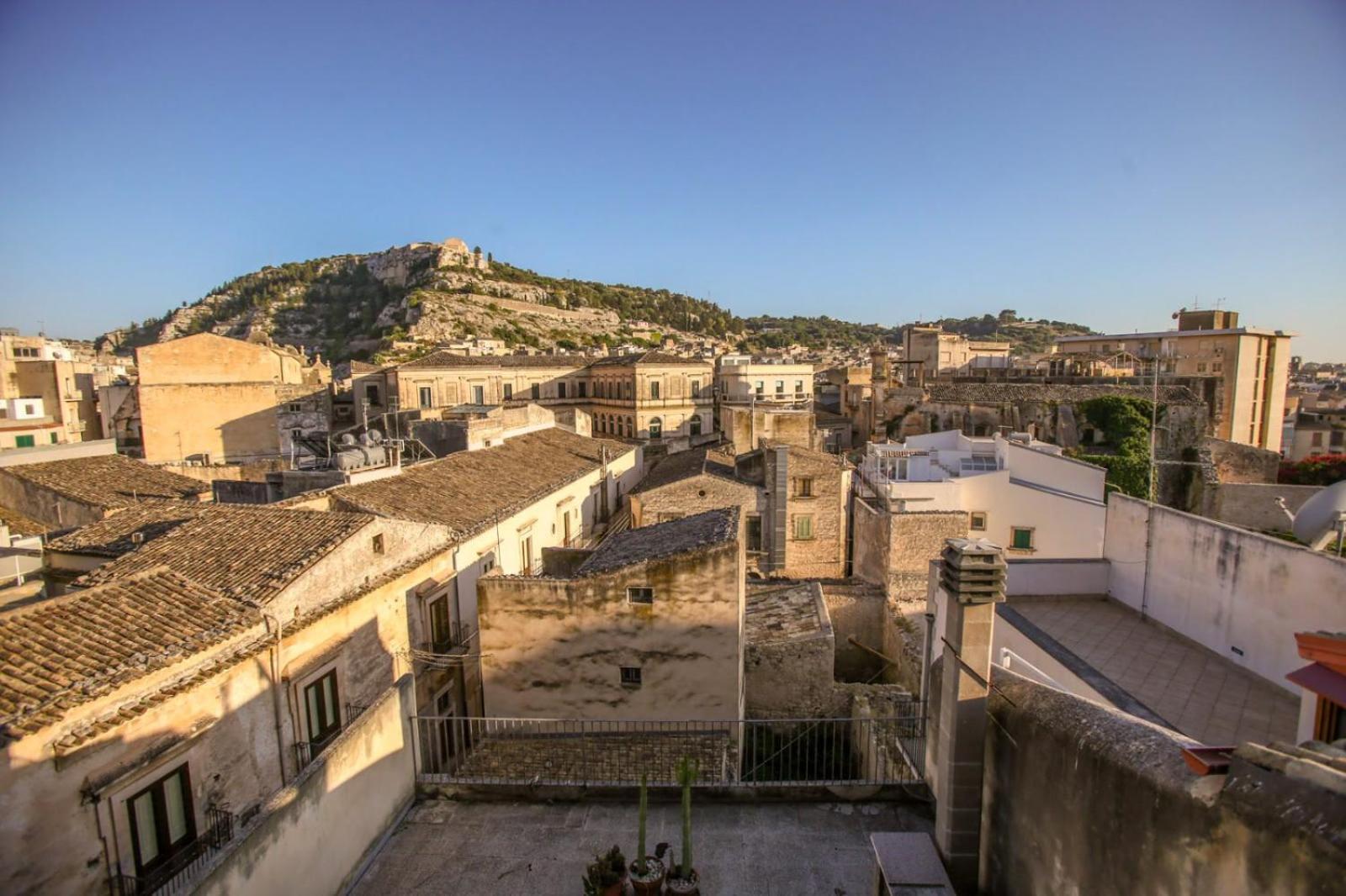 La Terrazza Di Viola Apartman Scicli Kültér fotó