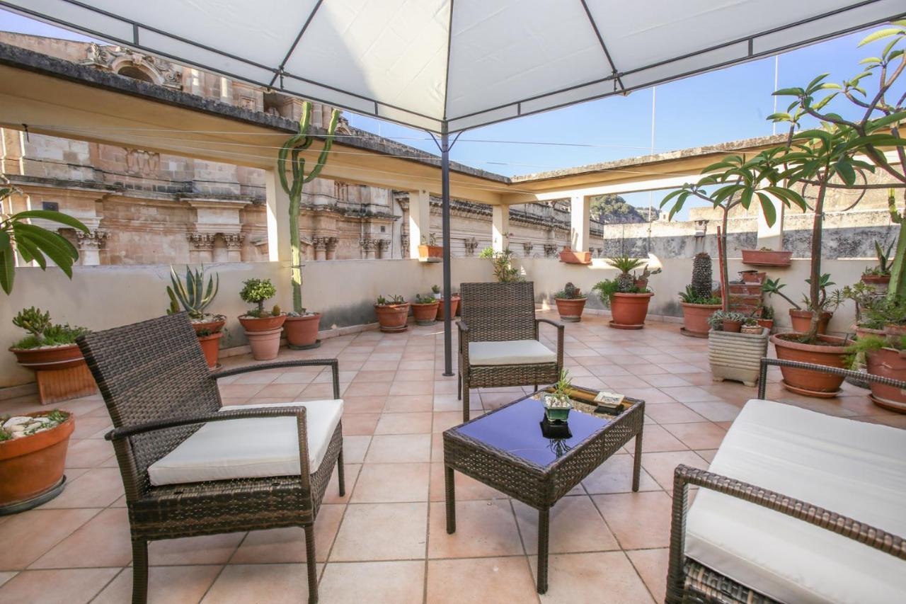 La Terrazza Di Viola Apartman Scicli Kültér fotó
